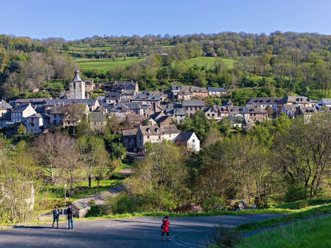 Discover many pretty villages on the Le Puy Camino in France
