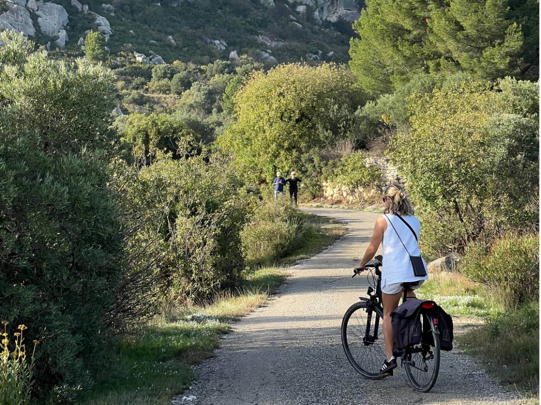 Cycling the back roads of Provence |  Deborah Brinkhoff & Lara Hilton